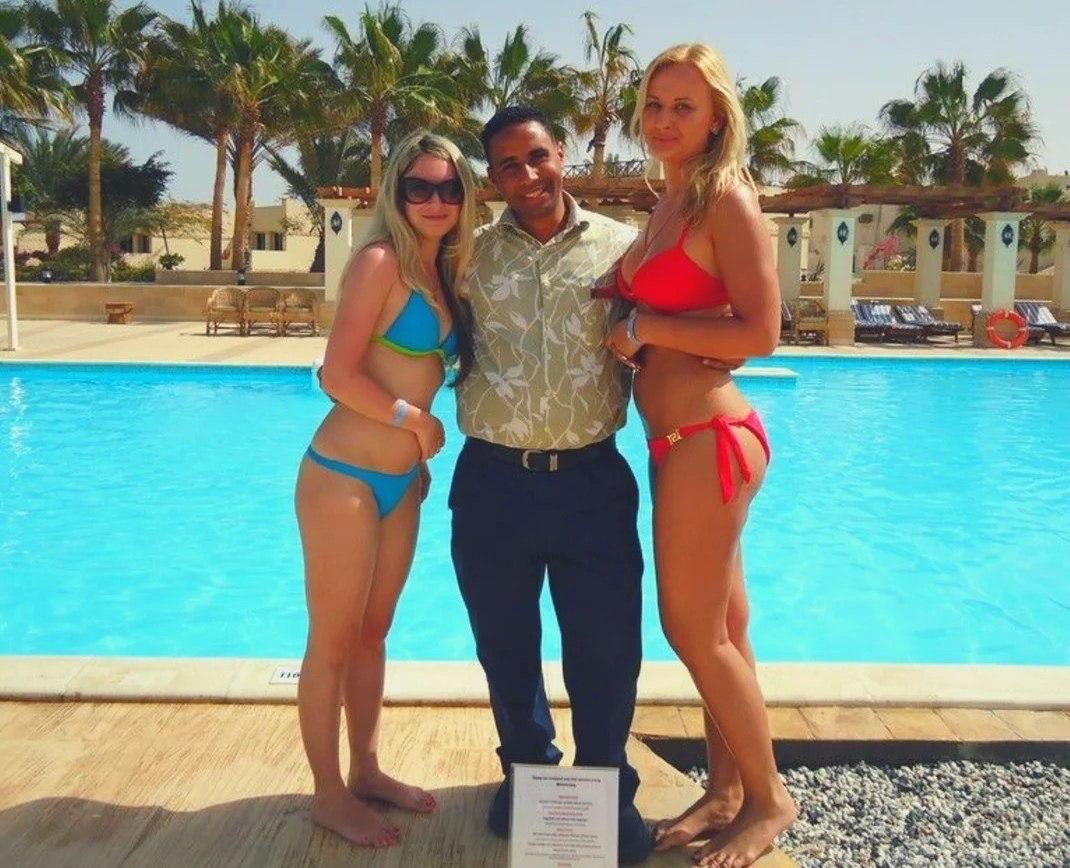 Одинокие россиянки начали массово ездить в Турцию после всплеска интереса к турецким сериалам Согласно опросам 77 женщин признались что их привлекает не просто отдых а восточная романтика вдохновлённая сериалами Сейчас половину туристов в стране составляют россиянки 31 44 лет путешествующие в одиночку Отдельно отмечается рост числа путешественниц старше 45 лет за последние три года их доля увеличилась ещё на 3 Новости Дня