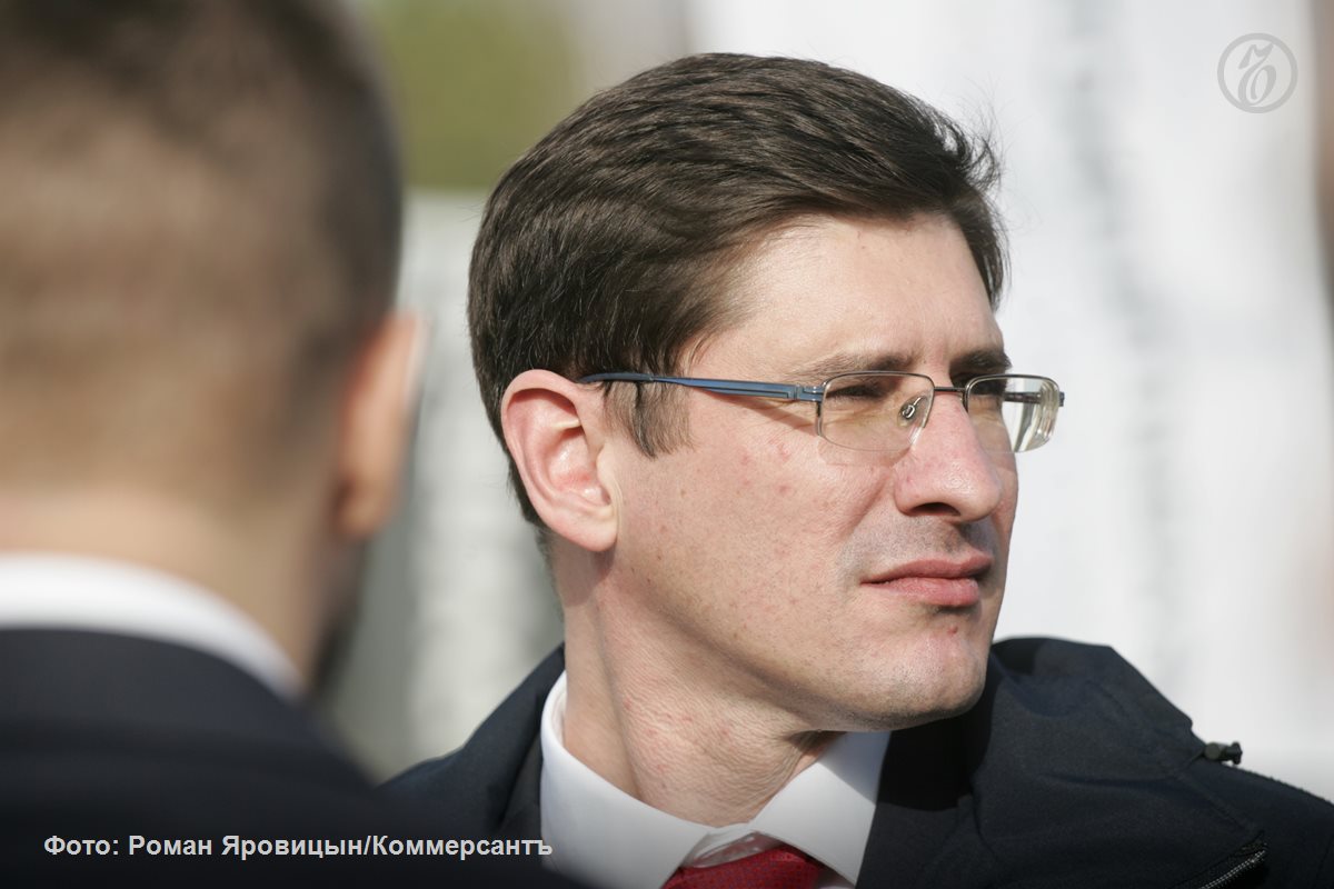 Андрей Саносян покидает пост заместителя губернатора Нижегородской области Он оставит должность 19 февраля и перейдет на руководящую должность в холдинг объединяющий предприятия химической промышленности сообщили Ъ Приволжье в правительстве региона Название компании пресс служба не указала Курировать работу зампредседателя правительства Екатерины Солнцевой и Дмитрия Старостина а также министерств и ведомств из блока Андрея Саносяна будет замгубернатора Егор Поляков   Подписывайтесь на Ъ Приволжье