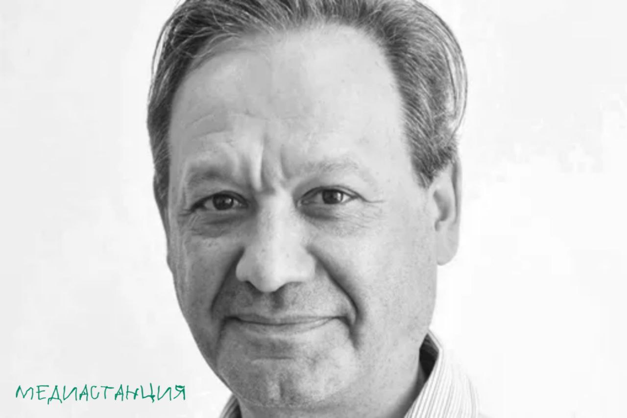 На 57 году жизни скончался актёр театра и кино Дмитрий Лагачев Этот талантливый артист особенно известен миру своими работами в сериалах Тайны следствия Морские дьяволы множестве фильмов а также своим озвучиванием ослика Иа Иа из мультфильма Кристофер Робин Всего в фильмографии актёра насчитывается более 40 картин Актриса петербургского театра Кристина Шаманиди Бойцова сообщила о печальном событии сопроводив его следующим комментарием Страшная невосполнимая потеря Один из светлейших людей в моей жизни Интеллигентнейший человек невероятный педагог замечательный артист и настоящий товарищ для всех с кем его сводила жизнь Выражаем сочувствие близким Дмитрия Анатольевича mediastanciacom