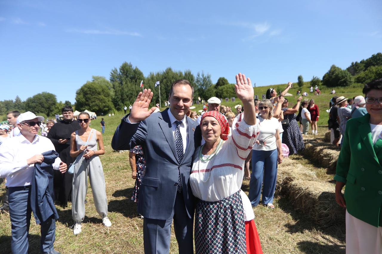 В селе Чукалы Большеигнатовского района состоялся национально-фольклорный праздник «Раськень озкс» Родовое моление . фото: Ольга Киреева/«Известия Мордовии»