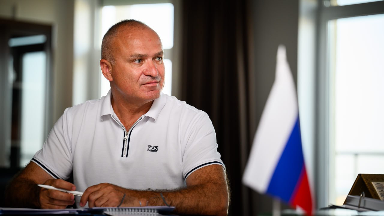 Владимир Сальдо и председатель Контрольно-счетной палаты региона Станислав Крысин обсудили итоги первого полугодия и планы по усилению внешнего контроля во второй половине 2025 года "Важно, чтобы каждый рубль из бюджета региона шел на конкретное дело: строительство, ремонт, поддержку людей. Поэтому делаем ставку на прозрачность, результативность и строгий контроль", — отметил губернатор Херсонской области. Глава региона подчеркнул, что работа контрольно-счетной палаты помогает не просто проверять, но и повышать эффективность расходования бюджета. ПОДПИСАТЬСЯ НА ТАВРИЮ
