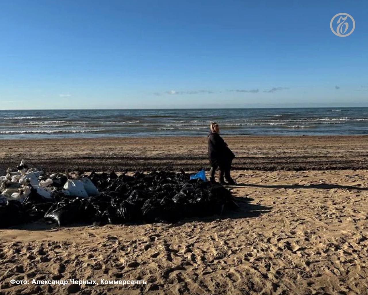 Властям Краснодарского края предложили временно отменить туристический налог в Анапе и Темрюкском районе. С инициативой выступил Российский союз туриндустрии РСТ , сообщает пресс-служба организации. Обращение направили губернатору Кубани Вениамину Кондратьеву. В РСТ пояснили, что из-за последствий разлива мазута, после которого Роспотребнадзор признал 150 пляжей региона непригодными для купания, бронирования в отелях и детских лагерях Анапы снизились. Средний уровень бронирования сократился на 40%. Сейчас в указанных муниципалитетах действует туристический налог в размере 1%, но не менее 100 руб. с человека. В ведомстве считают, что отмена меры до конца 2025 года может поддержать бизнес в условиях резкого падения спроса. Подписывайтесь на «Ъ-Кубань-Черноморье»