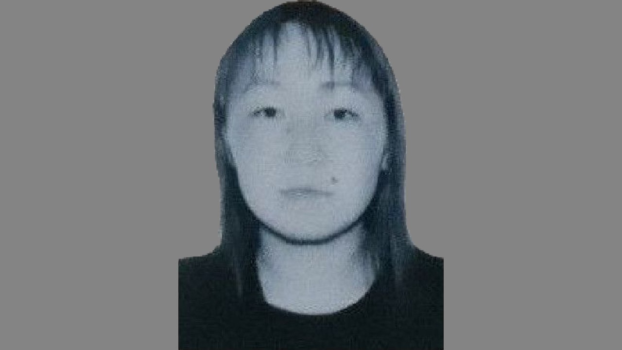 41 летняя женщина пропала в Бурятии В Заиграевском районе ищут Арюну Ульзутуеву 41 летняя женщина пропала в районе СНТ Росинка сообщили в поисково спасательном отряде ЛизаАлерт Ее местонахождение неизвестно с 18 августа Приметы рост 157 см нормального телосложения волосы черные глаза темно карие Была одета черная спортивная кофта белая футболка черные спортивные брюки белые кроссовки   Всех кто располагает какой либо информацией о пропавшей просят сообщить по номерам 8 800 700 54 52 ЛизаАлерт или 102 112 полиция Подписаться на Ариг Ус Продать новость Дать буст Проекты Новости Зурхай