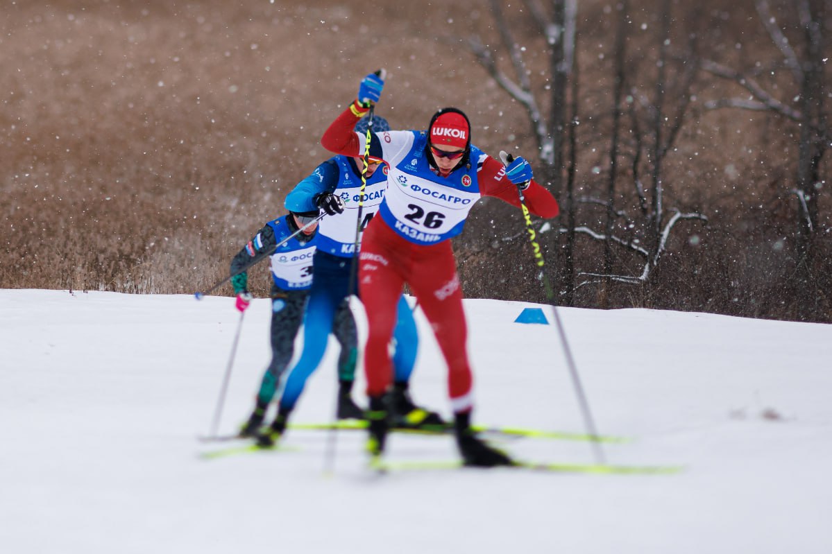 FIS допустила на международные старты еще трех российских спортсменов Лыжник Никита Денисов а также горнолыжницы Виталина Гирина и Танзила Исраилова получили нейтральный статус для участия в соревнованиях под эгидой Международной федерации лыжного спорта и сноуборда FIS сообщила пресс служба организации Денисов стал третьим россиянином допущенным в лыжных гонках после Савелия Коростелева и Дарьи Непряевой Денисов многократный победитель гонок на первенстве России в 2021 2022 годах в этом сезоне его лучшим результатом в Кубке России было 21 е место в гонке с раздельным стартом на этапе в Казани Гирина в 2023 и 2024 годах становилась чемпионкой России Исраилова выиграла национальный чемпионат в 2025 м Global Look Press Подписаться на РБК Спорт