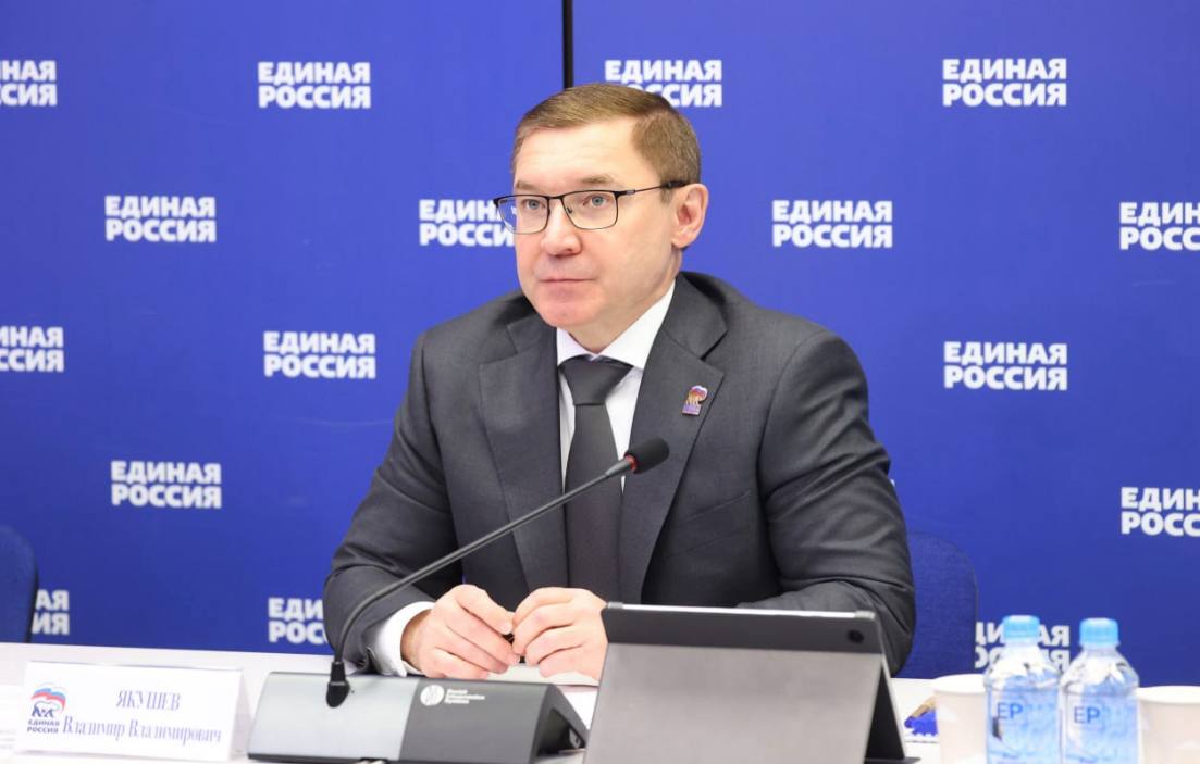 ИЮНЬ 2025 го   t me sergeymorozov73 15915 При поддержке Единой России стартовала национальная премия Человек труда Прием заявок проходит с 15 июля по 15 августа Премию организуют партпроект Выбирай свое и Ассоциация разработчиков изготовителей и поставщиков средств индивидуальной защиты Экономический прорыв невозможен без системной работы с кадрами Повысить вовлеченность молодежи в рабочие профессии вернуть уважение к реальному труду у станка один из вызовов нашего времени и приоритетная задача Единой России Цель премии Человек труда сформировать новый стандарт ценности рабочих профессий Мы отметим лучших поддержим наставников и трудовые династии Важно чтобы труд рабочего инженера агрария стал синонимом личного успеха и залогом технологического суверенитета страны прокомментировал секретарь Генсовета Владимир Якушев