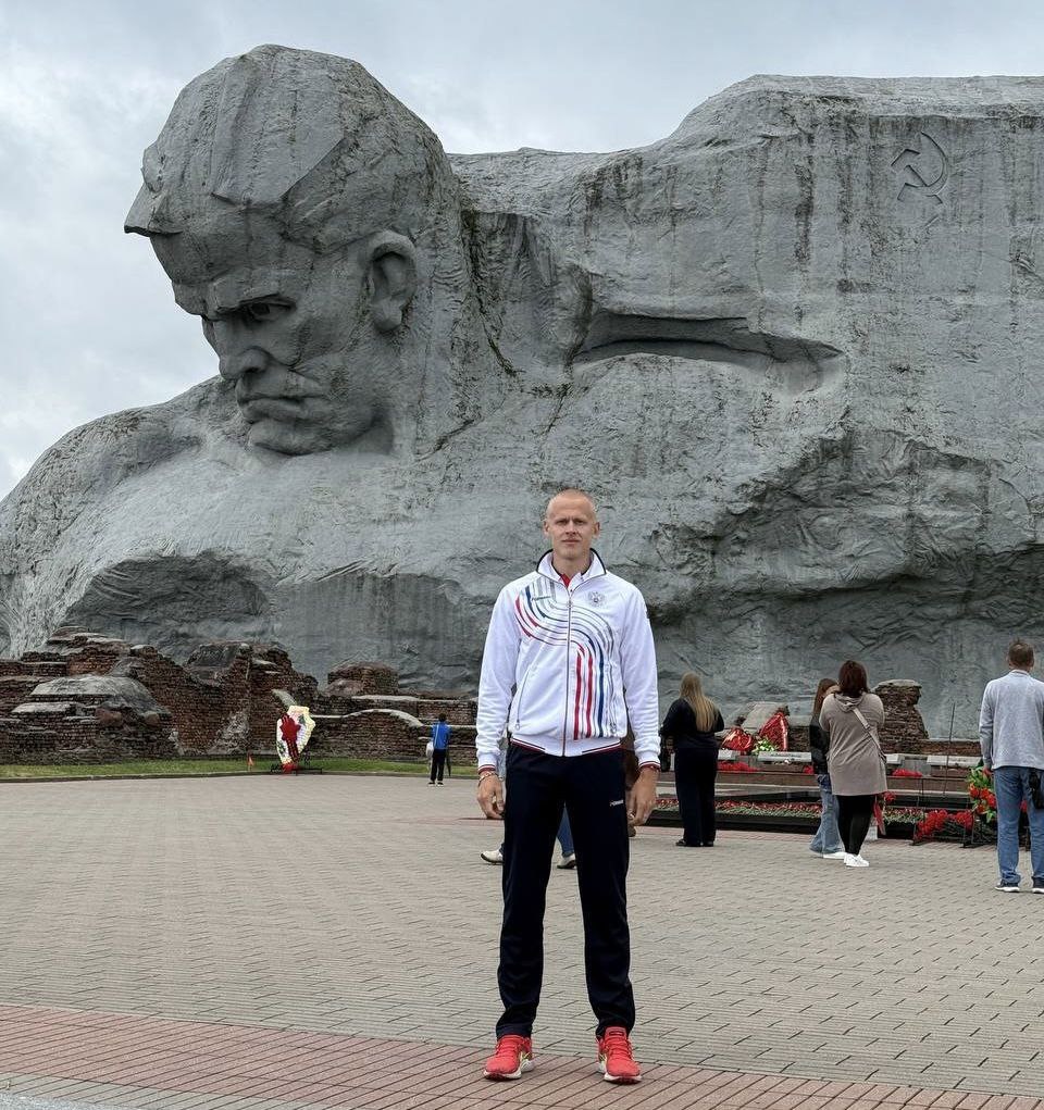 Томич Дмитрий Разумов в составе сборной России участвует в Международном турнире по лёгкой атлетике «Кубок сильнейших спортсменов», который открывается сегодня в Республике Беларусь, в Бресте. Дмитрия уже сегодня ждёт 400-метровая дистанция, а завтра он побежит эстафету 4x400 в составе сборной. Вместе с родными, с тренерами Андреем Михайловским и Еленой Соколенко будем болеть за нашего спортсмена!