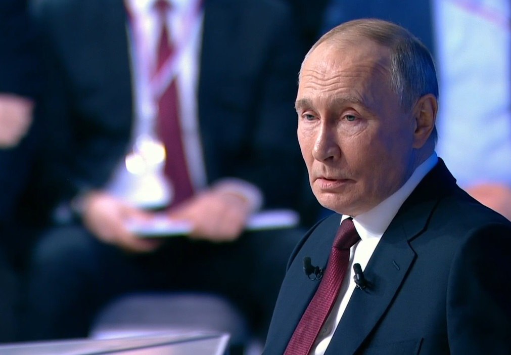 Жилищные вопросы льготная ипотека на вторичку и обманутые дольщики Владимир Путин пообещал включить город Стрежевой Томская область в программу Семейная ипотека Всего в России 800 городов где слабые темпы строительства жилья могут участвовать в программе и без новостроек Владимир Путин просит правительство не продлевать мораторий на штрафы за задержку жилья Подписаться Прислать новость Подпишись на МАХ