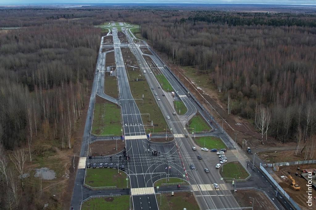 в 2026 году отремонтируют разбитый участок Шекснинского проспекта Об этом заявил глава города Роман Маслов во время прямого эфира Шекснинский отремонтируют на участке от Рыбинской до кольца на Октябрьском проспекте На этом участке ямы и выбоины колейность Участок будет отремонтирован в следующем году Внесли его в программу благоустройства и подготовки к 250 летию Череповца Еще будет отремонтирована улица Дзержинского На этой неделе встречался с жителями Новых Углов там улицу Центральную отремонтируем пояснил Роман Маслов Перечень ремонтируемых улиц на следующий год еще составляют