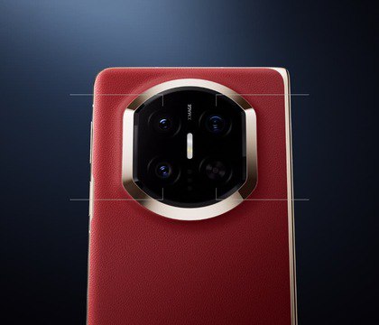 В DNS открылись предзаказы на складной смартфон HUAWEI Mate X7 В DNS стартовали предзаказы на складной смартфон HUAWEI Mate X7 официальный старт продаж запланирован на 6 февраля 2026 года В основе решения лежит SoC HiSilicon Kirin 9030 Pro оснащенная девятью ядрами Объем оперативной памяти составляет 12 16 20 ГБ емкость флеш накопителя 256 512 1024 ГБ