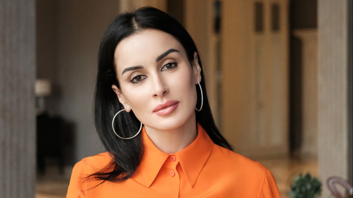 Владимир Путин поздравил Тину Канделаки с днем рождения Талант богатый журналистский опыт незаурядные творческие и организаторские качества помогают вам добиваться ярких результатов в профессии эффективно решать сложные разноплановые задачи стоящие перед руководством Газпром Медиа Холдинга вносить деятельный вклад в развитие российской медиаиндустрии Желаю успехов в ответственной работе здоровья и всего наилучшего приводит слова президента РФ пресс служба Газпром Медиа Холдинга news matchtv Личный архив Тины Канделаки