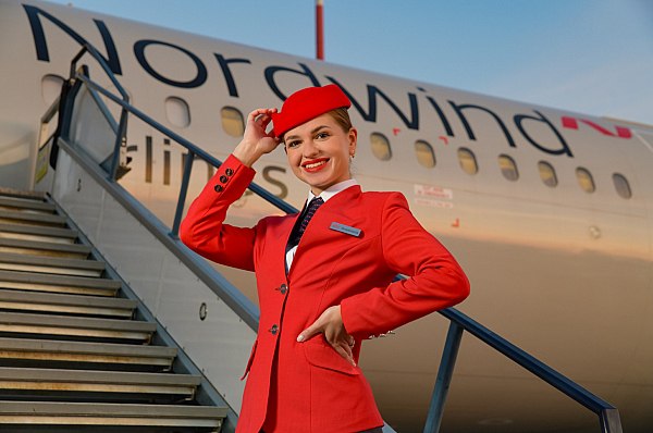 Авиакомпания Nordwind запросила допуски к авиарейсам в Пхеньян Российская авиакомпания Nordwind запросила у Росавиации допуски к рейсам из Москвы в Пхеньян КНДР . Об этом сообщает "Интерфакс" со ссылкой на материалы на сайте ведомства. Допуск запрошен на выполнение полетов с частотой до 2 раз в неделю. В настоящее время прямых авиарейсов между столицами РФ и КНДР нет. aviaru.net/n284941