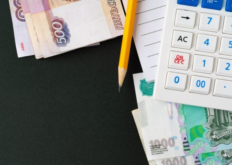 Жители Ставрополья нарастили объем средств на вкладах на 18 в 2025 году Объем средств на счетах жителей Ставропольского края за десять месяцев 2025 года составил 569 млрд рублей В целом по Северо Кавказскому федеральному округу показатель составил 963 млрд рублей по России 61 8 трлн рублей При этом в Ставропольском крае наблюдается замедление динамики прироста средств на вкладах населения в ноябре 2024 года она составляла 23 4 Подписаться Забустить