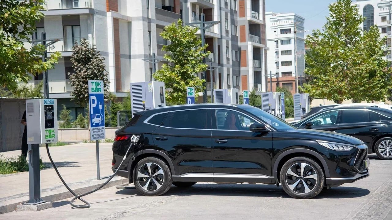 В Узбекистане введут льготные автокредиты на электромобили под 12 16 Также предусмотрены льготные кредиты для строительства зарядных станций компенсация затрат при зарядке и льготы для такси на электромобилях uznews uz ru news 106113 uznews