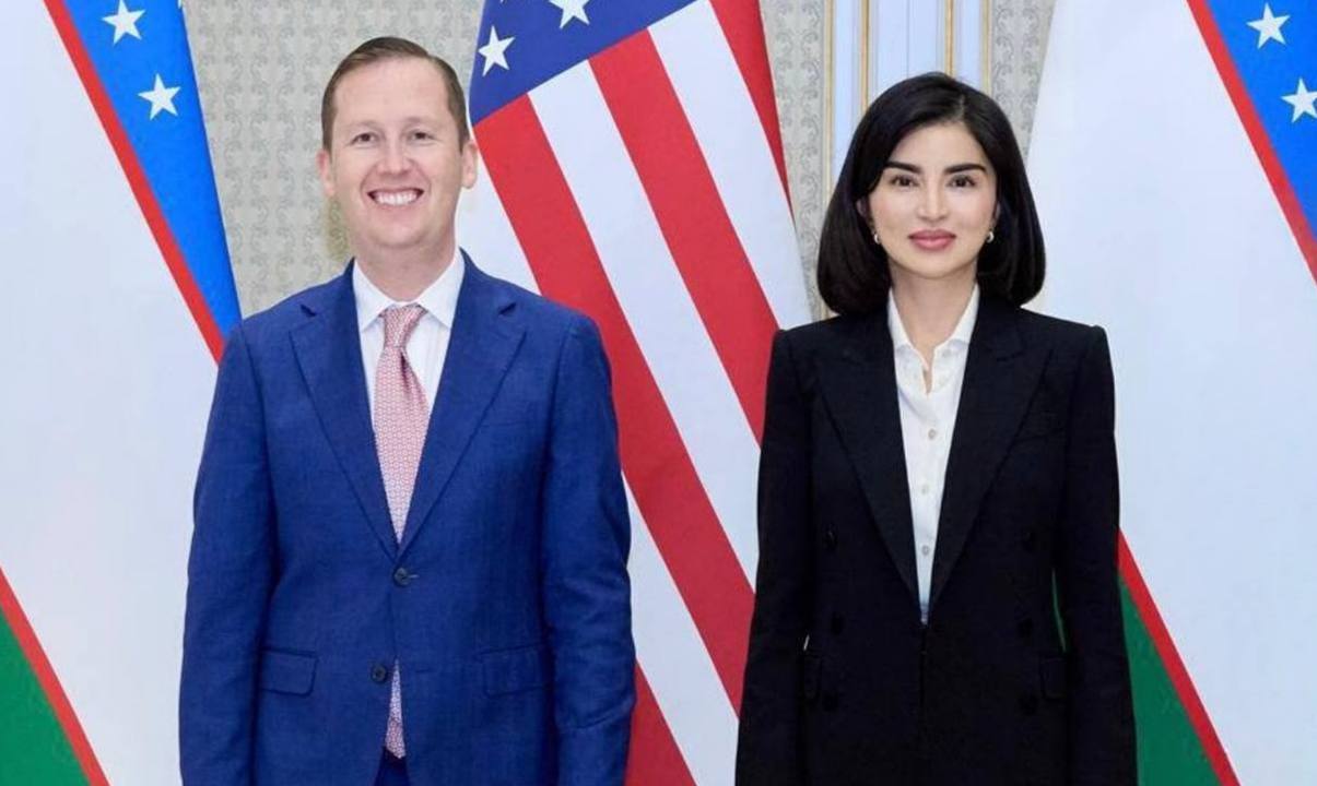 Серджио Гор назначен сопредседателем Американо узбекского Совета по бизнесу и инвестициям США назначили специального посланника Дональда Трампа Серджио Гора сопредседателем нового Американо узбекского Совета по бизнесу и инвестициям С узбекской стороны Совет возглавляет руководитель Администрации президента Саида Мирзиёева uznews uz ru news 105082 uznews