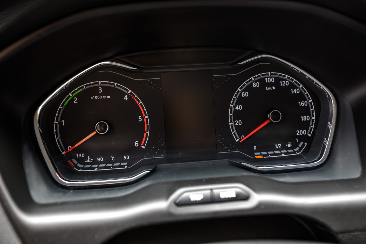 Южноуральцам начали чаще одобрять автокредиты В июне этого года доля отказов на автокредиты по России составила 82,2%, снизившись в сравнении с майским значением на 2,6 процентных пункта, а год к году показатель сократился еще серьезнее – на 3,3 п.п. Наименьшая доля отказов была зафиксирована в Республике Татарстан, где в июне этого года она составила 76,3%. При этом по месяцу сократившись на 4,1 п.п. Это стало самым существенным снижением по стране. Наибольшее количество отказов в Красноярском крае – 86% минус 1,4 п.п. за месяц . В Челябинской области доля отказов банков по заявкам на автокредиты составила в июне 81%. За месяц количество отказов снизилось на 1,6 п.п. По данным Национального бюро кредитных историй регион по количественному показателю отказов находится на 11 месте среди 20 регионов – лидеров в данном сегменте розничного кредитования.
