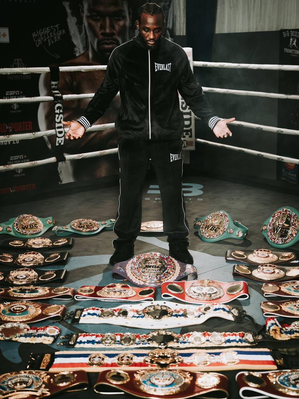 Теренс Кроуфорд принял решение пойти по пути Хабиба чемпион ушел на пике 38 летний американец Теренс Бад Кроуфорд заявил о завершении своей карьеры Номер 1 P4P мирового бокса прямо сейчас заявил что теперь ему уже не нужно что то кому то доказывать и пора завязывать с боями Его достижения говорят сами за себя Чемпион мира в 5 весовых категориях 42 боя 42 победы 31 нокаутами Первый в эпоху четырех поясов абсолютный чемпион мира в трех весовых категориях Спасибо за мощные бои Теренс Поддержи наш канал cвоим голосом Смотрим бои в прямом эфире udartvchannel