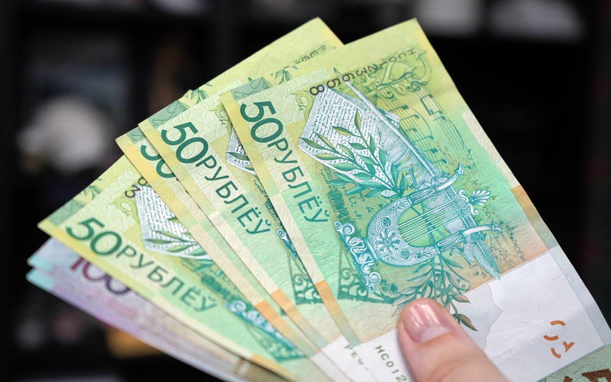 В Беларуси планируют потратить 98 млрд рублей в ближайшие пять лет на развитие здравоохранения Такая сумма предусмотрена госпрограммой Здоровье нации на 2026 2030 годы Ее цель увеличить продолжительность жизни и снизить общий уровень смертности к 2030 году Программа будет работать в трех направлениях профилактика диагностика и лечение заболеваний цифровизация и внедрение высоких технологий в медицину развитие инфраструктуры здравоохранения Подробнее