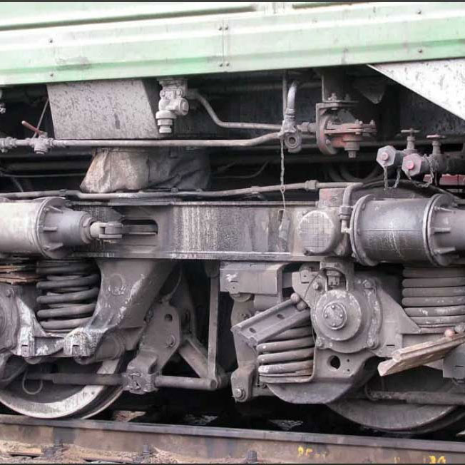 Грузовой поезд с углем сошел с рельсов в Иркутской области Это произошло сегодня ночью на станции Облепиха Тайшетского района В результате происшествия пострадавших нет Также нет угрозы экологии На Восточно Сибирской железной дороге создана комиссия по расследованию причин происшествия Из за этого инцидента ожидаются задержки пассажирских поездов В частности задерживаются поезда 9 Владивосток Москва 69 Чита Москва 137 Иркутск Абакан 57 Иркутск Красноярск 147 Иркутск Тайшет Максимальное время задержки поездов составляет пять часов Пригородные поезда 6401 Нижнеудинск Тайшет и 6402 Тайшет Нижнеудинск отменены Вместе с тем на 21 ноября назначены резервные поезда 901 Красноярск Москва с отправлением из Красноярска в 9 50 мск 906 Тайга Томск 903 Красноярск Москва с отправлением из Красноярска в 11 18