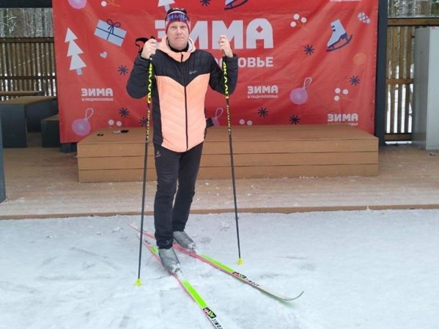 Тренер по лыжным гонкам Алексей Илюхин из Люберец одержал победу на всероссийском соревновании Лыжный тренер из Люберец Алексей Илюхин был признан лучшим на всероссийском конкурсе Фото пресс служба администрации городского округа Люберцы Автор Антонина Корнеева Алексей Илюхин тренер отделения лыжных гонок спортивной школы олимпийского резерва в Люберцах стал победителем всероссийского конкурса Ему присвоили звание Лучший лыжный тренер года сообщили в пресс службе администрации округа Победителей выбирал экспертный совет под руководством президента Федерации лыжных гонок Елены Вяльбе В этом году титул Лучший тренер получили 22 специалиста из разных регионов страны Среди них Алексей Илюхин представляющий Московскую область