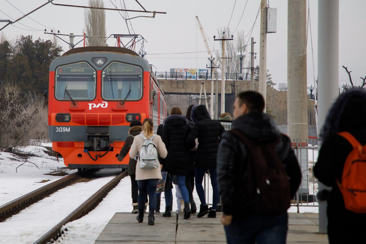 С 1 января в Волгограде резко дорожает проезд в пригородных поездах Повышение составит 6 рублей 20 копеек документ уже подписан председателем регионального комитета тарифного регулирования