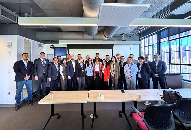 Узбекистан завершил программу MIT Tech Leaders Lab по развитию AI и стартапов В октябре 2025 года Узбекистан сделал значимый шаг в развитии цифровой экономики и международного сотрудничества в сфере искусственного интеллекта и стартап экосистем приняв участие в программе MIT Tech Leaders Lab в Массачусетском технологическом институте MIT   English O zbek tilida Ўзбек тилида На русском iOS Android