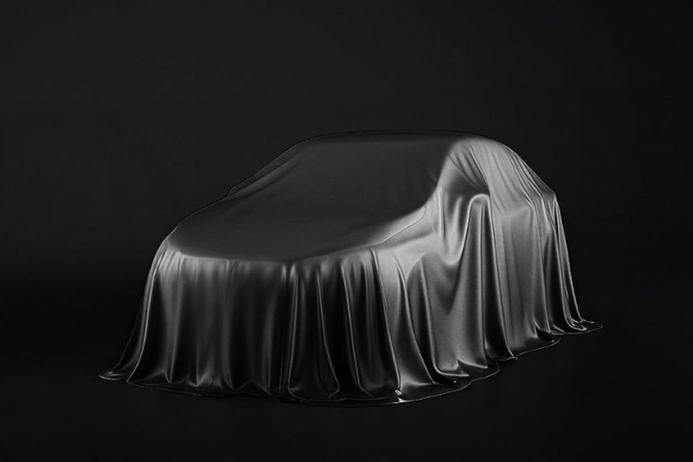 АвтоВАЗ представит в рамках Петербургского международного экономического форума две новинки. В пресс-службе сообщили, что центральным событием программы, подготовленной АвтоВАЗом, станет мировая премьера первого кроссовера Lada B+ Cross собственной разработки. Он демонстрировался в январе Владимиру Путину, когда президент посетил Тольятти с рабочим визитом. Его покажут 18 июня в 13:00 в зоне уличной экспозиции бренда между павильонами G и H Конгресс-центра "Экспофорум". "Помимо флагманской премьеры, в дни форума публика впервые увидит еще одну новинку марки", - говорится в сообщении марки. Не исключено, что второй моделью, выставленной на показ публике, станет перспективный 7-местный Lada B-Van, который запланирован к производству на 2027 год.