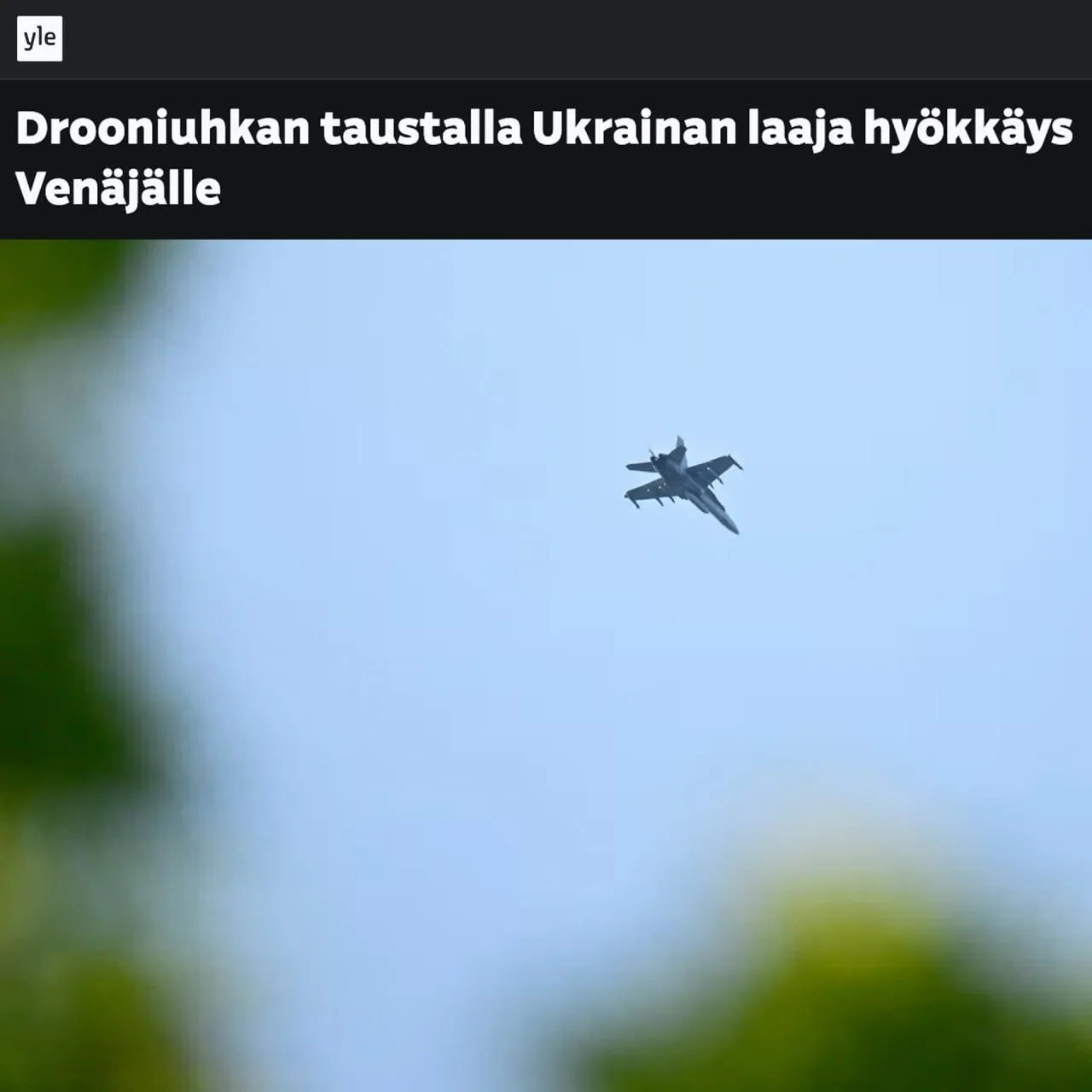 Украинские беспилотники вызвали хаос в Финляндии было отменено 400 автобусных рейсов часть врачей и соцработников не вышли на работу Об этом пишет Yle Из за предупреждения об опасности падения БПЛА в воздух были подняты истребители По итогу беспилотников в воздушном пространстве страны обнаружено не было Другие детали Работа аэропорта в Хельсинки на три часа остановилась К сегодняшнему вечеру также возможны задержки рейсов От кого поступила информация о вероятном нарушении воздушного пространства в Минобороны Финляндии не ответили сославшись на секретность При этом глава финского командования заявил что угроза попадания тяжёлых беспилотников на территорию страны была велика Война подошла к нам совсем близко сказал президент страны Стубб по ТВ Ранее беспилотники ВСУ неоднократно залетали в том числе в Финляндию Литву и Эстонию В Латвии премьер страны и министр обороны после этого ушли в отставку Резервный канал Подпишись