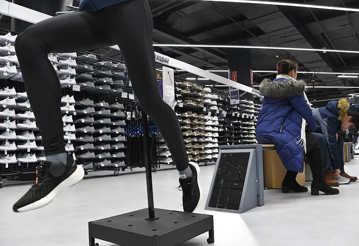 Бывшая структура Decathlon в России может обанкротиться Соответствующее заявление в Арбитражный суд Москвы подал один из контрагентов ООО Спорт импекс Общая сумма исков поданных к АО Октоблу основному юридическому лицу сети спортивных магазинов Desport экс Decathlon приближается к 850 млн руб Случай может стать первым на рынке банкротством крупного ритейлера пережившего ребрендинг после ухода западного владельца jkinvest news jkinvest