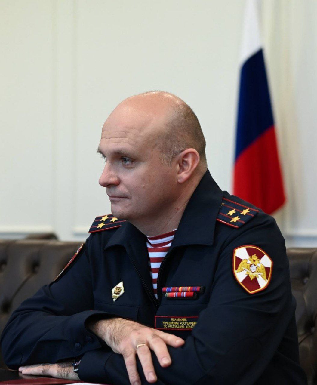 Новым руководителем Управления Росгвардии по Республике Адыгея назначен полковник полиции Дмитрий Зима Дмитрий Геннадьевич Зима выпускник Челябинского высшего военного училища Службе в Минобороны а затем в структурах МВД и Росгвардии отдал более 20 лет пройдя путь от курсанта до командира полка До нынешнего назначения занимал должность начальника штаба заместителя начальника Управления Росгвардии по Свердловской области