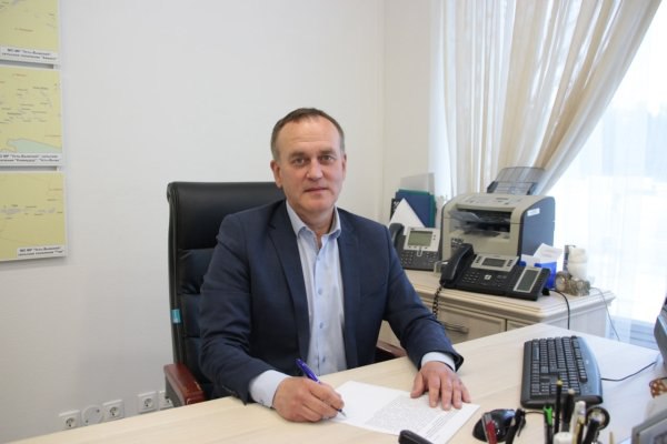 Председатель Избирательной комиссии Коми Дмитрий Митюшев о ситуации в Усть Вымском районе В интернет пространстве распространяются сведения о том что грубые нарушения выявлены членом избиркома Республики Коми Андреем Никулиным на УИКах в Усть Вымском районе Избирательная комиссия Коми изучила материалы связанные с посещением члена Избирательной комиссии РК с правом решающего голоса Андрея Никулина помещений для голосования избирательных участков 548 и 556 в Усть Вымском районе По факту рассмотрения установлены нарушения порядка упаковывания избирательных бюллетеней в сейф пакеты определенного постановлением ЦИК России Об особенностях голосования установления итогов голосования в случае принятия решения о проведении голосования на выборах референдумах в течение нескольких дней подряд komiinform ru news 285632