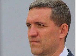 Главе Кировского района объявлен выговор, а заместитель главы Гагаринского района уволен Много вопросов к Кировскому району. Считаю, что глава администрации должен быть больше погружен в организацию данных мероприятий лично. Подход необходимо пересмотреть. Главе районной администрации Александру Бурмаку объявлен выговор. В Гагаринском районе ещё больше претензий к работе заместителя руководителя департамента по благоустройству. В результате объезда, который состоялся в минувшие выходные, лично убедился безответственном отношении к своим обязанностям. Принято решение освободить данного сотрудника от занимаемой должности, - сообщил Михаил Исаев