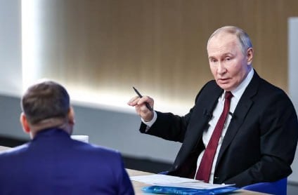 Владимир Путин ответил на вопрос о том, есть ли у него вклады в банках   У меня был вклад в Сбере. Когда ввели санкции, демонстративно перевел свои деньги в банк „Россия“, зарплата сейчас приходит туда же