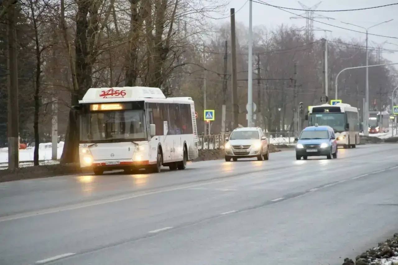 В Череповце открыли улицу Мира после масштабного обновления Ремонтные работы завершены На участке протяжённостью 3 3 км заменено покрытие на проезжей части обустроены тротуары пешеходные переходы обновлено освещение На реализацию проекта направили 1 2 млрд руб Улица стала более комфортной светлой и безопасной для автомобилистов и пешеходов сказал Георгий Филимонов Правительство Вологодской области Telegram MAX