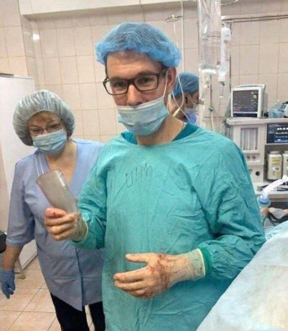 В Красногорске мужчину доставили к хирургам после трёхдневных попыток самостоятельно избавиться от застрявшего в кишечнике стеклянного стакана 42 летний пациент пришёл в больницу с жалобами на невозможность нормально опорожнить кишечник veraafanasyeva