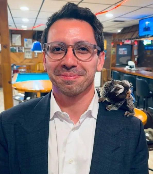 Кандидат в губернаторы Флориды предложил ввести 50 налог на грех для онлифанщиц