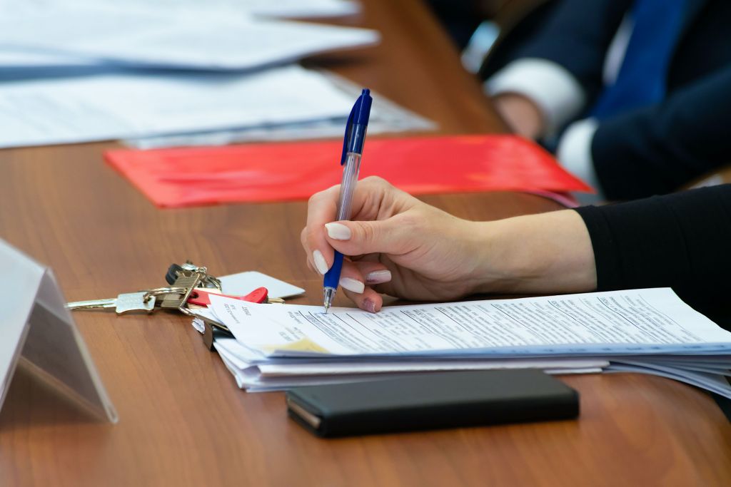 Председатель челябинской КСП ушла в отставку gubernia74 ru articles policy 1137579 Ирина Кузнецова возглавлявшая Контрольно счетную палату Челябинска перейдет на работу в региональную КСП Она займет пост заместителя председателя Контрольно счетной палаты Челябинской области t me chgub