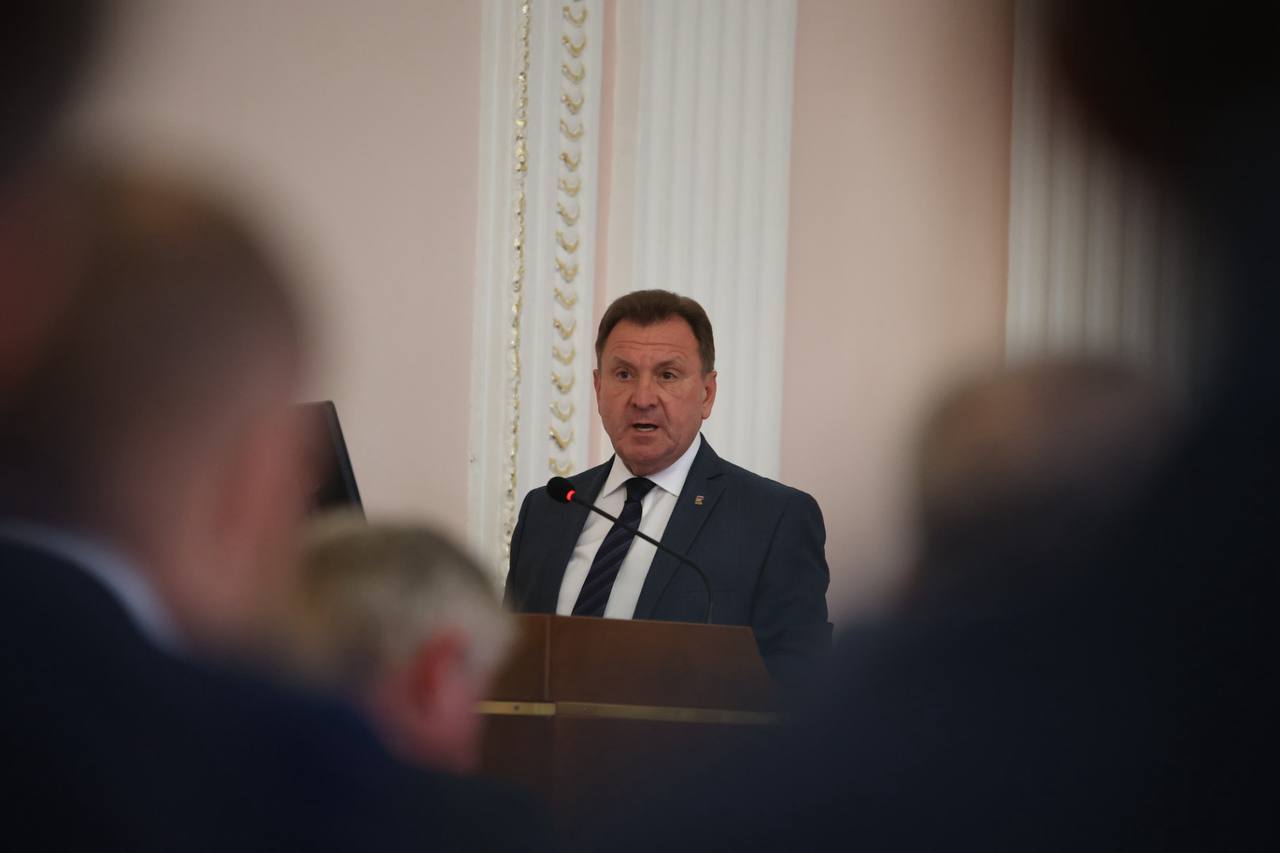 Главой Ставрополя переизбрали Ивана Ульянченко Ранее он набрал наибольшее число голосов в ходе конкурсных испытаний, в которых участвовали девять кандидатов, а в финал прошли двое - Иван Ульянченко и Николай Щипачев. После их выступлений на заседании думы депутаты приняли решение в пользу действующего мэра. Stavropol.Media Прислать новость