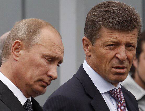 Козак предложил Кремлю масштабные реформы и амнистию Бывший замглавы администрации президента Дмитрий Козак подготовил масштабный план реформ экономической судебной и правоохранительной а также предложил провести широкую амнистию С документом ознакомился РБК его подлинность подтвердили источники обсуждение проходило в Кремле в 2025 году В основе инициатив идея обновлённой демократической модели с большей защитой прав граждан и бизнеса Козак предлагает декриминализировать большинство ненасильственных экономических преступлений пересмотреть решения об изъятии активов после 2022 года и усилить гарантии для инвесторов Судебная реформа предполагает резкое повышение независимости судей вплоть до приравнивания вмешательства в их работу к тяжким преступлениям а также рост зарплат при усиленном общественном контроле Для силовиков и спецслужб предлагается амнистия за старые нарушения кроме насильственных деполитизация их работы и одновременное ужесточение ответственности в будущем Отдельный блок амнистия для осуждённых за ненасильственные преступления и деяния по неосторожности Также в документе описана идея Евразийского содружества аналога ЕС на постсоветском пространстве Кремль официально содержание плана не комментирует Подписаться забустить