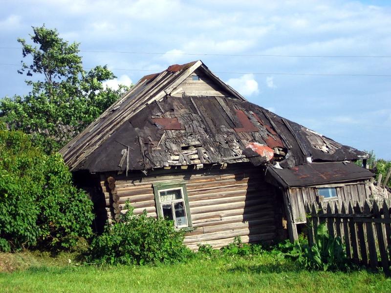 В России установили критерии неиспользования земельных участков Важные изменения в земельном законодательстве вступают в силу с 1 марта 2025 года. Правительство утвердило критерии, по которым участок может быть признан неиспользуемым. Признаки неиспользования земельных участков: Захламление более 50% площади отходами Отсутствие зарегистрированной постройки на участках под ИЖС Зарастание садов и огородов сорняками выше 1 метра Наличие неухоженных деревьев и кустарников Сроки освоения: 3 года на освоение садовых и огородных участков 7 лет на строительство и регистрацию частного дома Ответственность за неиспользование: Штраф от 1% до 1,5% кадастровой стоимости минимум 20 000 рублей Возможное изъятие участка но не ранее марта 2028 года Важно: для признания участка неиспользуемым нарушения должны сохраняться в течение года после их выявления. , чтобы быть в курсе всех важных новостей! #Николаевск27 #Николаевск_на_Амуре #землепользование #недвижимость #законодательство #штрафы #участки #ИЖС #садоводство #новости