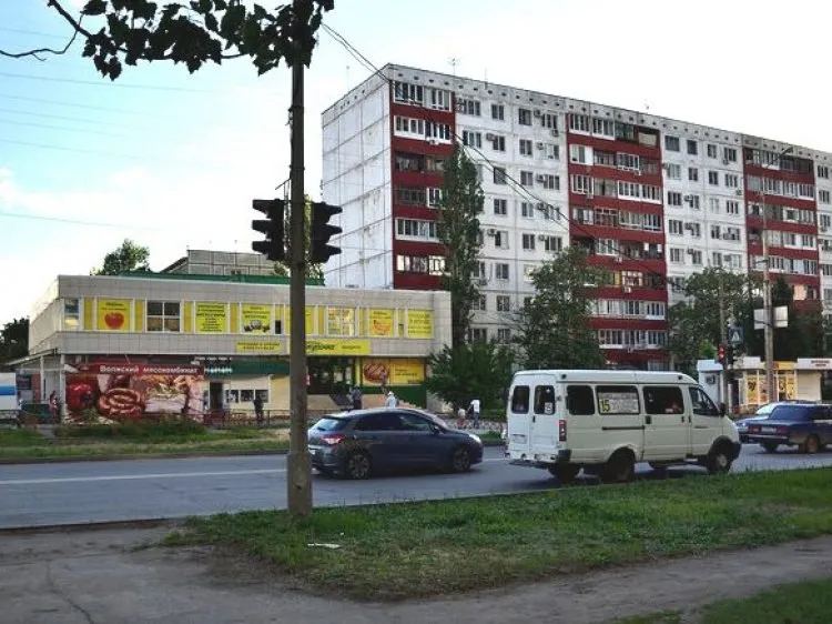 В Волжском временно перенесут остановку общественного транспорта 25 микрорайон В администрации Волжского сообщили о переносе остановочного пункта Речь идет об остановке общественного транспорта 25 микрорайон Его перенесут на 50 метров вперед по ходу движения в сторону магазина Лепрекон Изменения ожидаются с 10 апреля по 30 июня Причиной стали ремонтные работы на тепломагистрали в 25 микрорайоне Подробнее на Волжский ру   www volzsky ru index php wx 16 wx2 83558 ВолжскийРу волжский vlz
