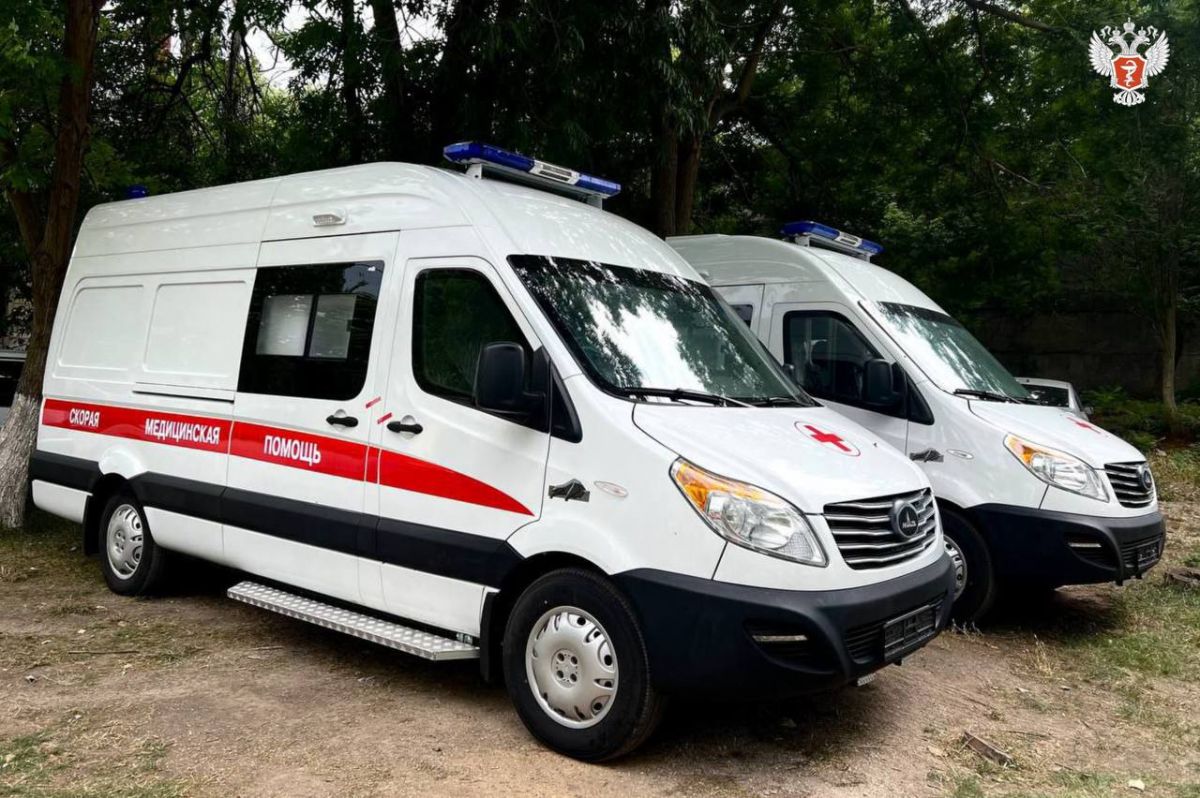 Девушка упала с балкона многоэтажки в центре Липецка   newslipetsk ru fn 1730596 html ЧП случилось в высотном доме на улице Игнатьева в Липецке поздно вечером 27 сентября По словам очевидцев девушка некоторое время стояла на балконе а затем полетела вниз   Прислать новость Подписаться