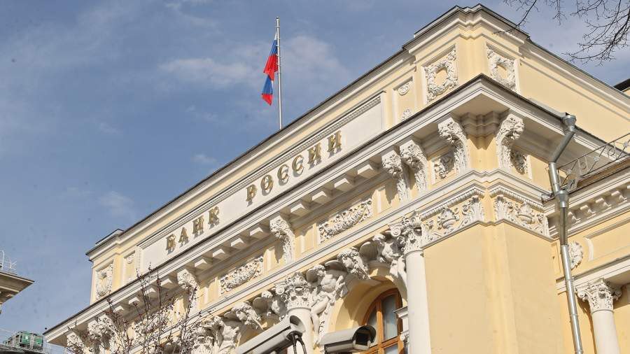 Число жалоб в ЦБ на ипотеку выросло на 60% за год За I квартал 2025 года Банк России получил 4,6 тыс. жалоб по вопросам ипотечного кредитования — это на 60% больше, чем за январь—март прошлого года, сообщили «Известиям» в пресс-службе регулятора.