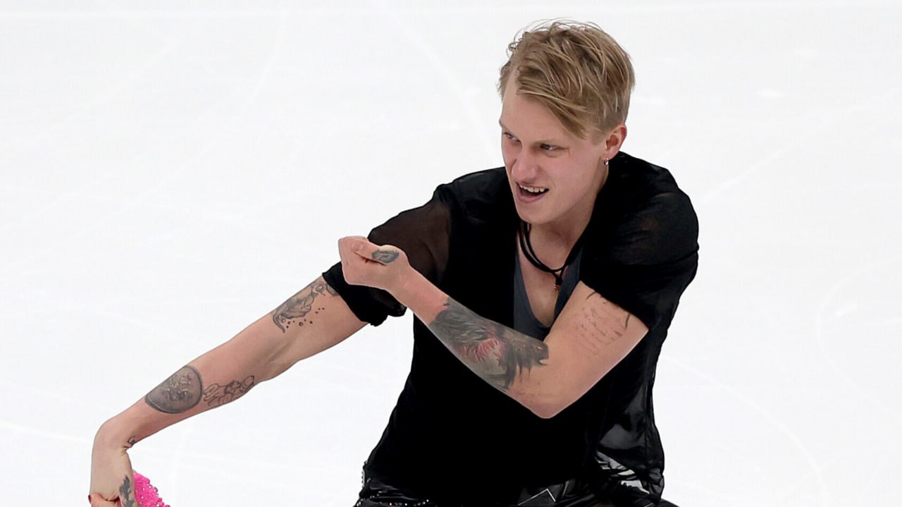 Фигурист Иван Десятов пожизненно отстранён из за обвинений в сексуальных домогательствах US Center for SafeSport Как отмечается спортсмен имеет право обжаловать решение подав апелляцию Ранее эстонская фигуристка Солен Мазинг заявила что подверглась сексуальному насилию со стороны Ивана Десятову 24 года он родился в Москве В начале карьеры выступал на соревнованиях за Россию а затем представлял Белоруссию В 2022 м начал выступать в паре с Изабеллой Флорес и получил американское спортивное гражданство news matchtv Matthew Stockman Getty Images