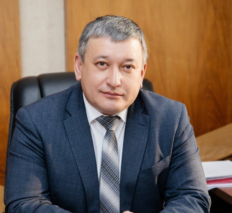 Хакасия осталась без министра финансов Глава Республики Валентин Коновалов отправил сегодня в отставку министра финансов РХ Игоря Тугужекова Как сообщает пресс служба главы решение принято исходя из текущих задач Какие именно задачи не уточняется Исполняющей обязанности министра назначена Марина Гардер до сегодняшнего дня заместитель Тугужекова Фото правительство РХ Вести Хакасия в Telegram MAX