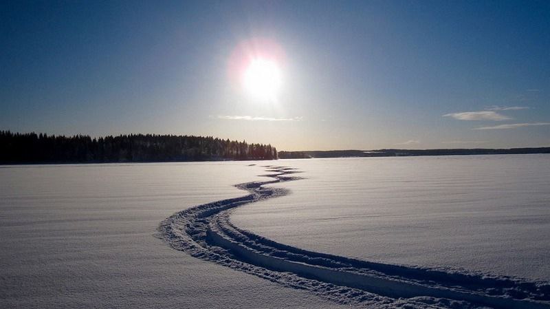 Начались самые короткие световые дни в году 21 декабря в 14 19 наступит зимнее солнцестояние Ночь будет самой длинной в году Самые коротки дни с 18 по 24 декабря В это время ночь будет длиться почти 17 часов а день всего 7 После 24 декабря Солнце начнет подниматься над горизонтом все выше и уже к новому году ночи станут короче на 6 минут БСТ в Telegram БСТ в МАХ