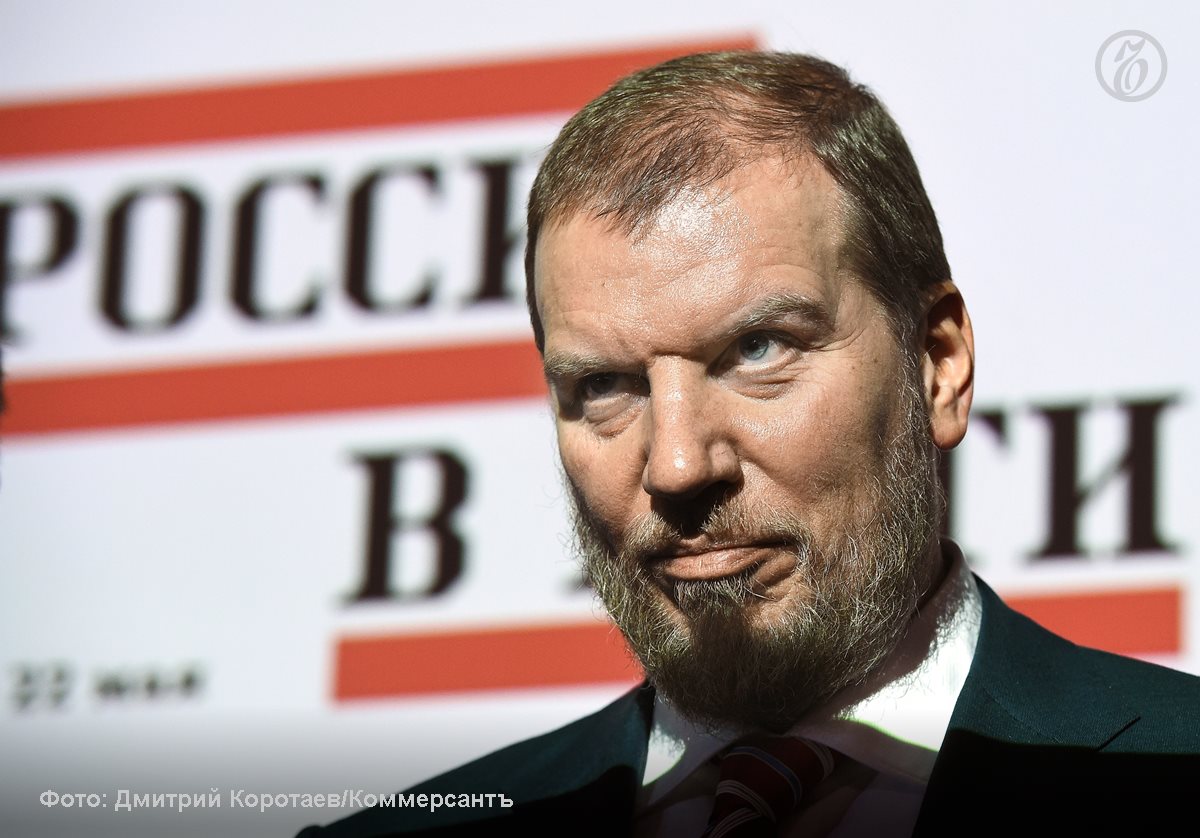 В Тверской райсуд Москвы поступило ходатайство о повторном заочном аресте бывшего совладельца Промсвязьбанка переименован в ПСБ Алексея Ананьева стало известно Ъ Экс финансисту как и четыре года назад когда его арестовали впервые инкриминируется особо крупное мошенничество На этот раз по данным Ъ речь идет якобы уже о многомиллионных хищениях у одной из коммерческих структур а не из ПСБ Напомним фигурантом расследования о махинациях со средствами кредитного учреждения господин Ананьев стал в 2020 году В августе 2021 года суд впервые заочно арестовал экс банкира а за месяц до этого его объявили в международный розыск По данным Ъ на данный момент Алексею Ананьеву и другому соучредителю ПСБ его брату Дмитрию Ананьеву вменяются уже как минимум 15 эпизодов вывода средств из кредитного учреждения а общая сумма похищенных ими совместно с соучастниками денег составляет 6 7 млрд руб Ъузнал