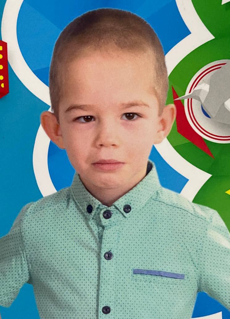 8-летний мальчик пропал в Бурятии Ярослав Сергеев убежал с берега Селенги в Кабанском районе в местности «Водосброс». Мальчик купался там с братьями. Приметы: худощавого телосложения, рост 130 сантиметров, карие глаза, русые волосы. Был одет: купальные трусы. В настоящее время на поиск ребенка ориентирован личный состав отдела. При наличии информации о разыскиваемом или его местонахождении просьба сообщить по телефонам: +79025397559, +79835361818, +79085925614, 8 3013 873773 или 102.