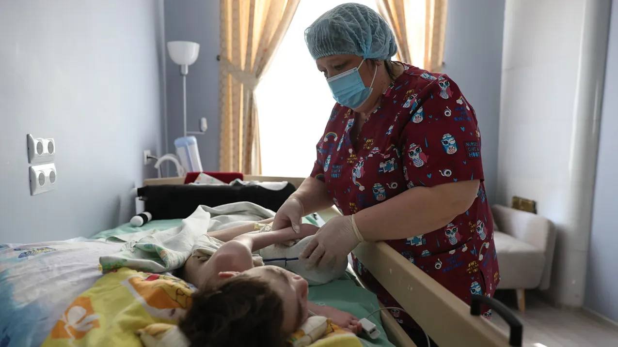 Пациенты Дома с маяком обратились к Владимиру Путину с коллективными письмами рассказав о задержках с получением технических средств реабилитации по электронным сертификатам По их словам сертификаты части заявителей которые направляли заявления на получение средств реабилитации с августа по октябрь все еще находятся в статусе зарезервирован Петр Ковалев ТАСС