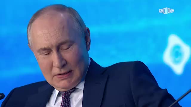 Путин обсудил возможность полета живой клетки на Марс на Форуме будущих технологий