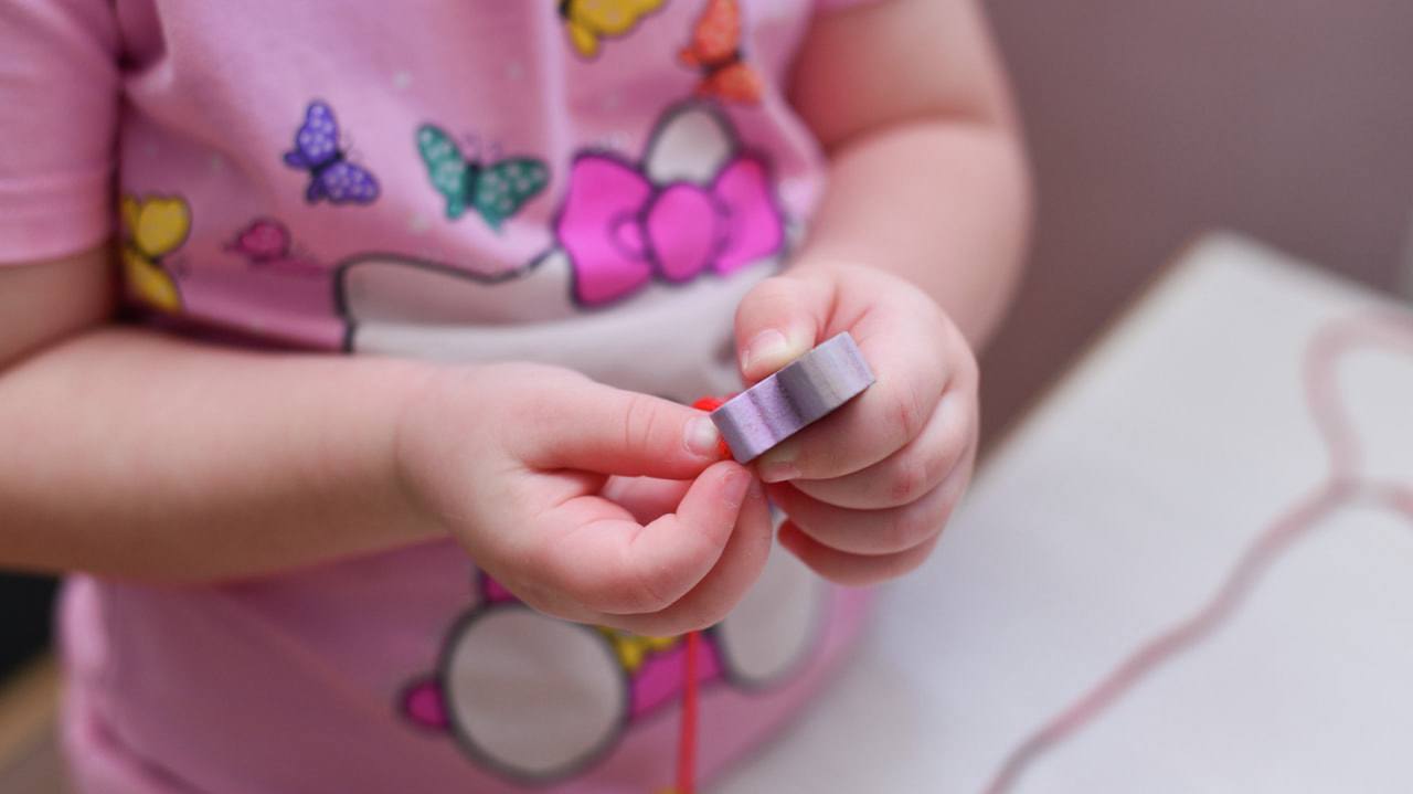 Сами не ожидали внезапное закрытие детсада прокомментировали власти В управлении образования Хабаровска прокомментировали вчерашнее внезапное закрытие детского сада Учреждение было опечатано посреди дня судебными приставами из за нарушений пожарной безопасности Детей срочно развезли по домам что вызвало беспокойство среди родителей Как пояснили в ведомстве они и сами не ожидали такого решения суда сигнализация хоть и устарела но была рабочей Прочитать статью полностью Подписаться на DVHAB   Написать в DVHAB